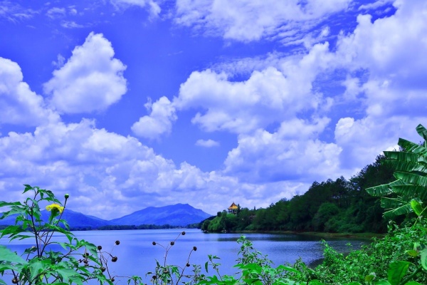 Biển hồ Tơ Rưng